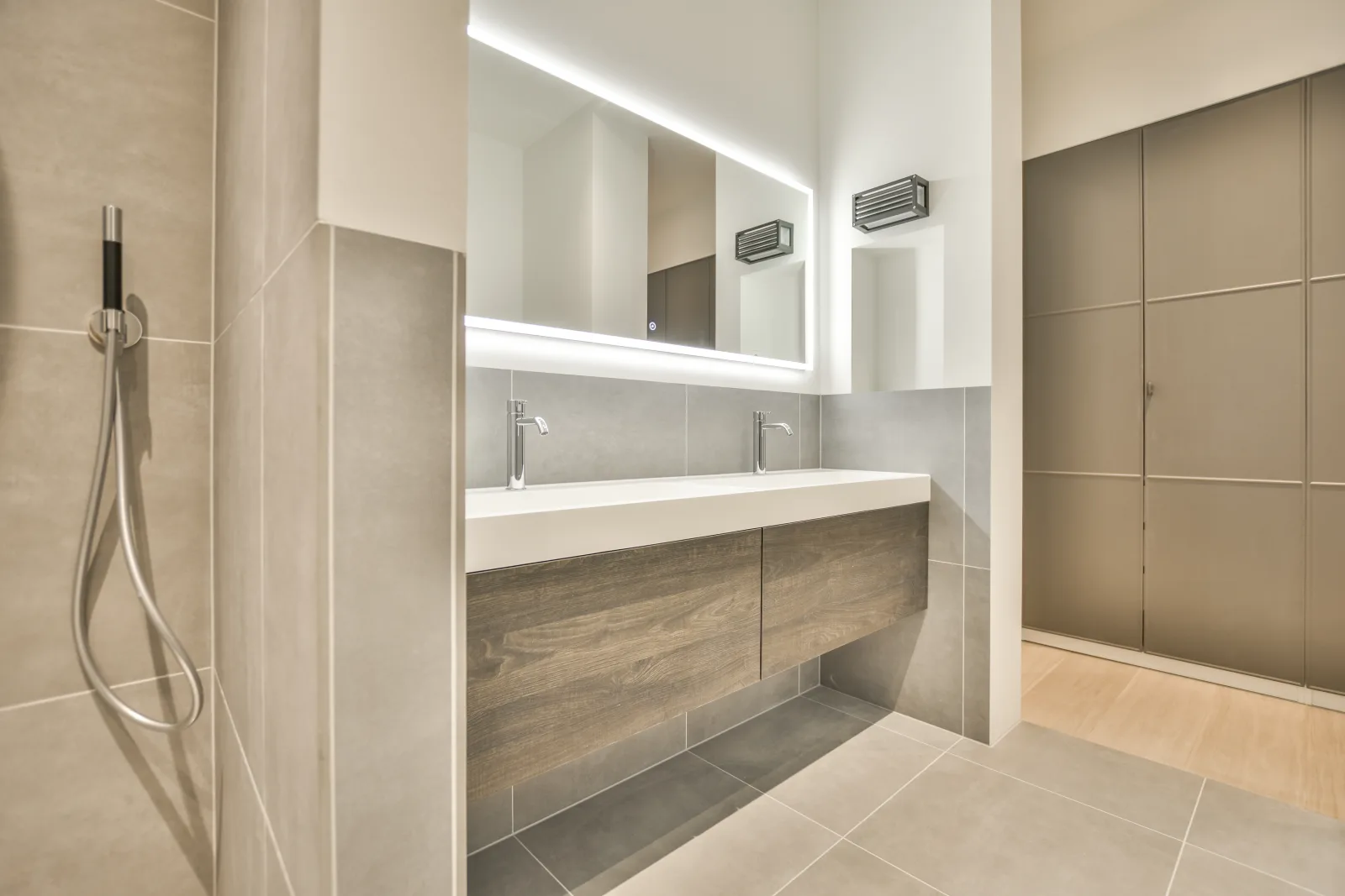 Bathroom vanity design from the Modern Majestic collection